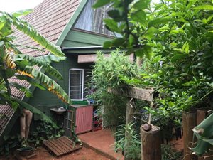 6 Bed House in Glenmore