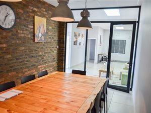 100 m² Commercial space in Hazeldean (Silverlakes Surroundings)