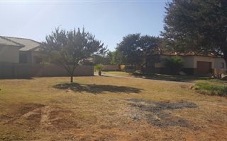 319 m² Land available in Melodie