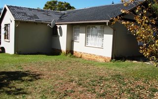 4 Bedroom House in Heuweloord