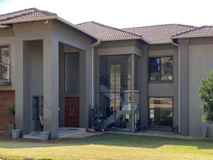 4 Bed House in Magaliesberg Country Estate
