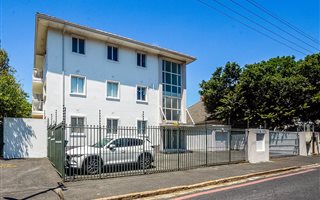 2 Bedroom Apartment in Newlands