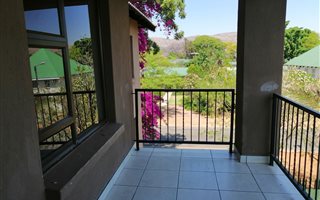 2 Bedroom Flat in Rustenburg Central