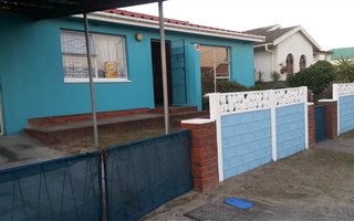 3 Bedroom House in Charlesville