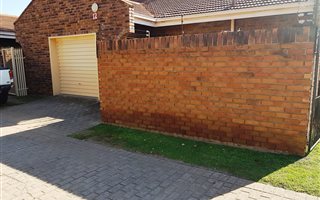 2 Bedroom Apartment in Ivy Park