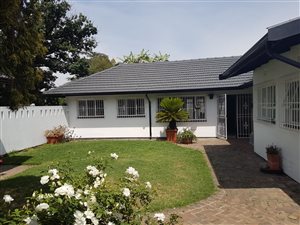3 Bed House in Lombardy East