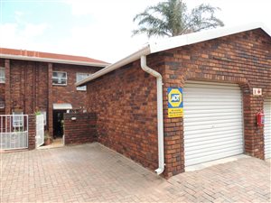 3 Bed Townhouse in Helderkruin