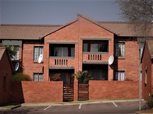 2 Bed Apartment in Mooikloof Ridge