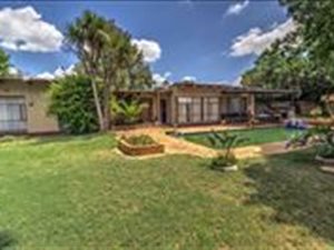 4 Bed House in Bonaero Park