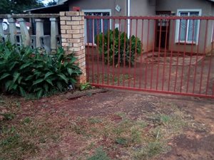 2 Bed House in Panorama Gardens