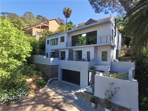 4 Bed House in Tamboerskloof