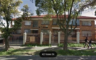 8 Bedroom Flat in Rosettenville