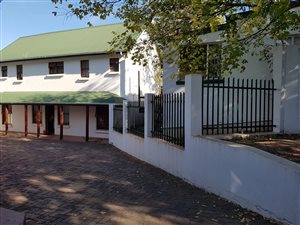 2 Bed Townhouse in Kingswood