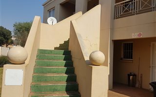 2 Bedroom House in Weltevreden Park