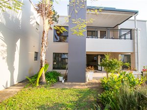 3 Bed House in Palm Lakes Estate