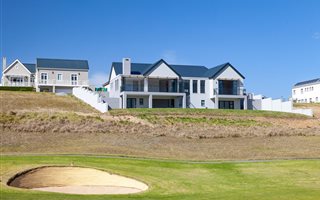 4 Bedroom House in Kingswood Golf Estate