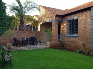 3 Bed Townhouse in Mooikloof Ridge