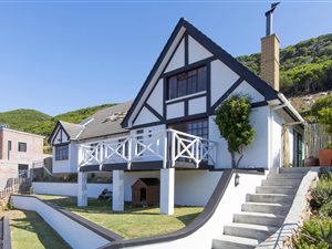 5 Bed House in Glencairn