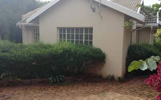 2 Bedroom Garden Cottage in Fairland