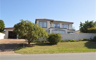 3 Bedroom House in Upper Robberg