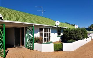 2 Bedroom Townhouse in Krugersdorp North