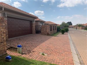 3 Bed Townhouse in Bartlett