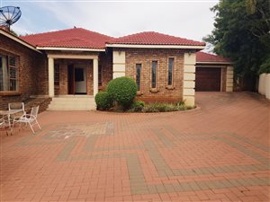 4 Bed House in Eldoglen