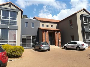 90 m² Commercial space in Eldoraigne
