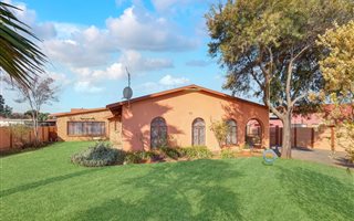 4 Bedroom House in Van Dyk Park