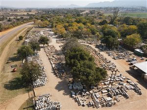 9270 m² Commercial space in Magaliesmoot AH