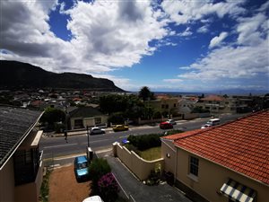 2 Bed Apartment in Fish Hoek