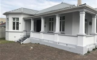 215 m² Commercial space in Southernwood