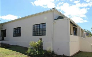 3 Bedroom House in Uitenhage Central