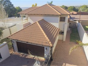 3 Bed House in Constantia Park