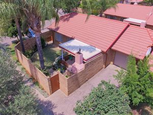 2 Bed Townhouse in Magalieskruin