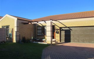 3 Bedroom Townhouse in Island View