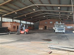1400 m² Industrial space in Sebenza