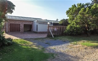 4 Bedroom House in Sunrise on Sea