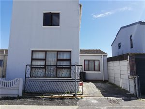 4 Bed House in Lentegeur