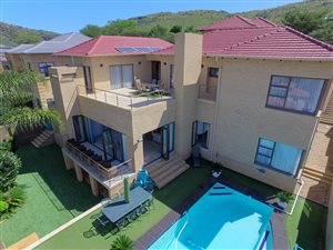 5 Bed House in Featherbrooke Estate