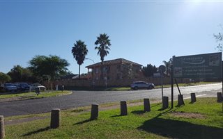 480 m² Office Space in Rooihuiskraal