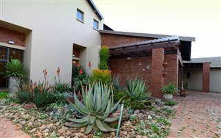 4 Bedroom House in Tijger Valley and surrounds