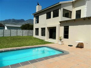 5 Bed House in Pringle Bay