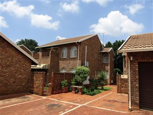 2 Bed Townhouse in Doornpoort and surrounds