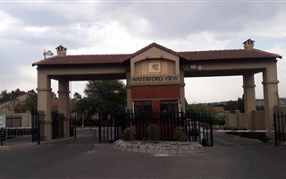 2 Bedroom Cluster in Bloubosrand