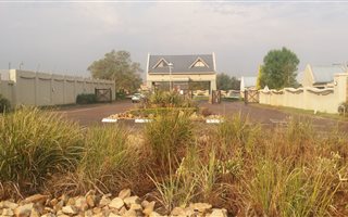2 Bedroom Apartment in Glen Lauriston