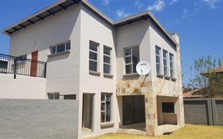 3 Bedroom Cluster in Rietvalleirand