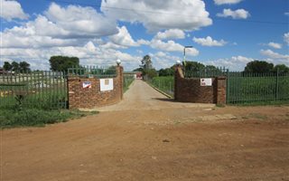 2.2 ha Farm in Mooilande