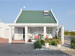 2 Bed House in Yzerfontein