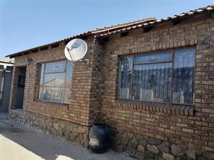 8 Bed House in Chloorkop